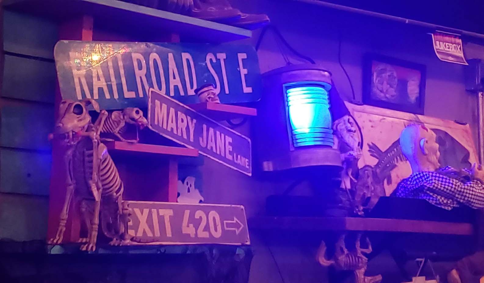 Trax Bar & Grill | Long Beach, MS | Trax Bar & Grill | Long Beach, MS